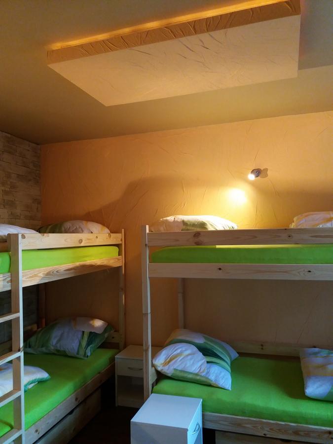 Lawendowy Hostel Краков Экстерьер фото