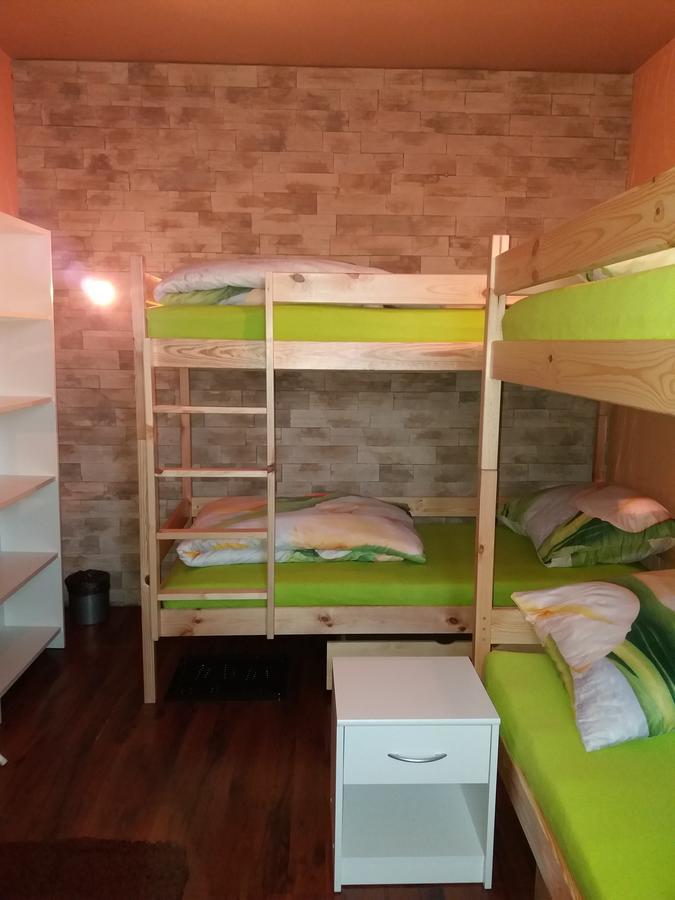 Lawendowy Hostel Краков Экстерьер фото