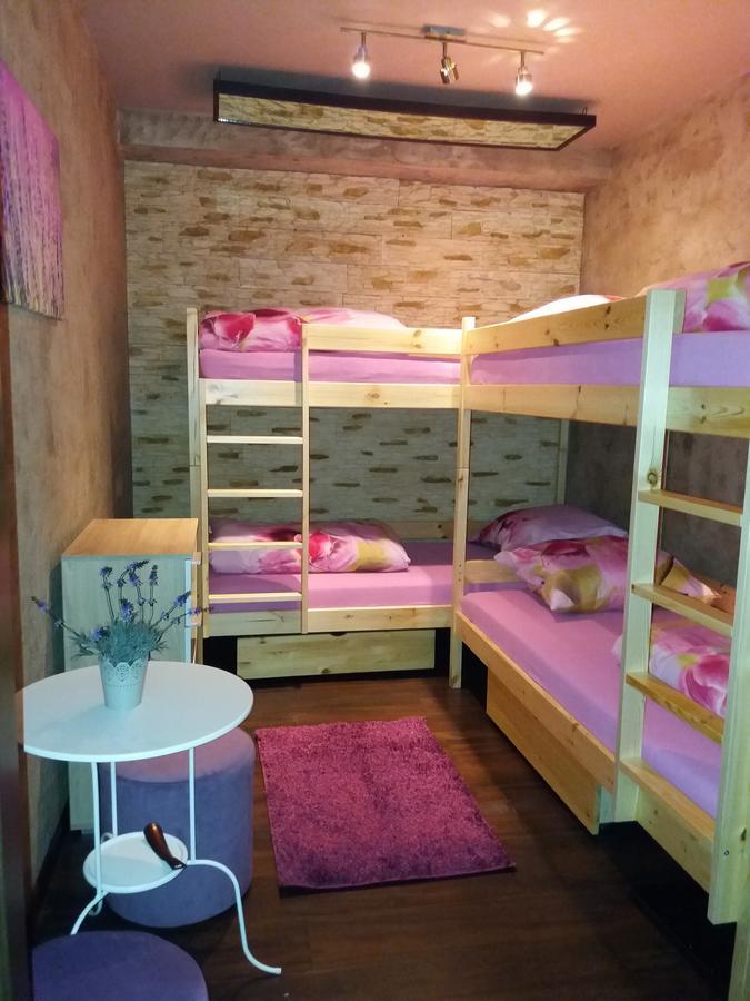 Lawendowy Hostel Краков Экстерьер фото